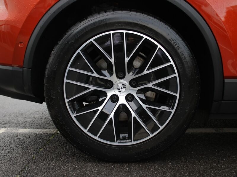 More views of Porsche Macan