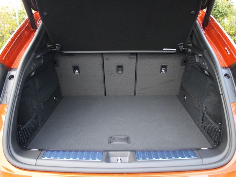 More views of Porsche Macan