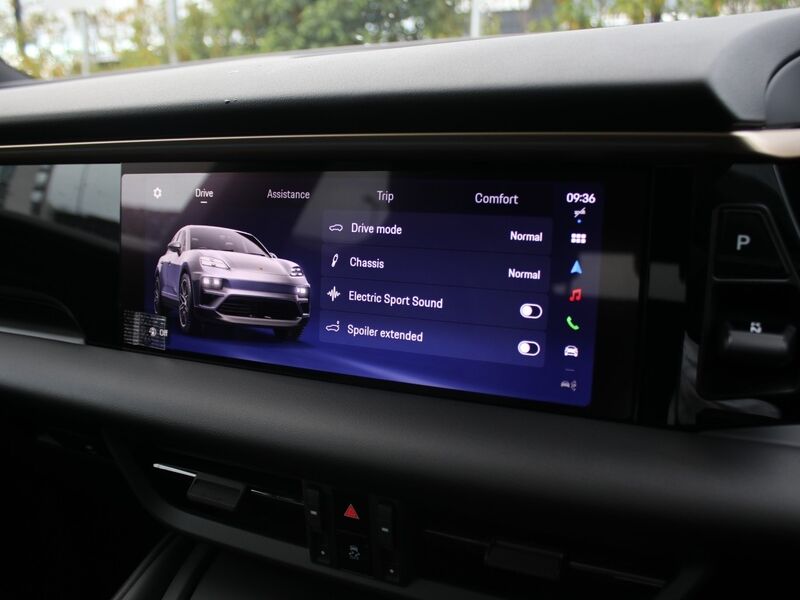 More views of Porsche Macan