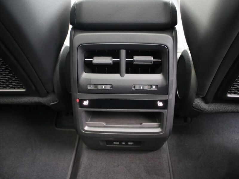 More views of Porsche Macan