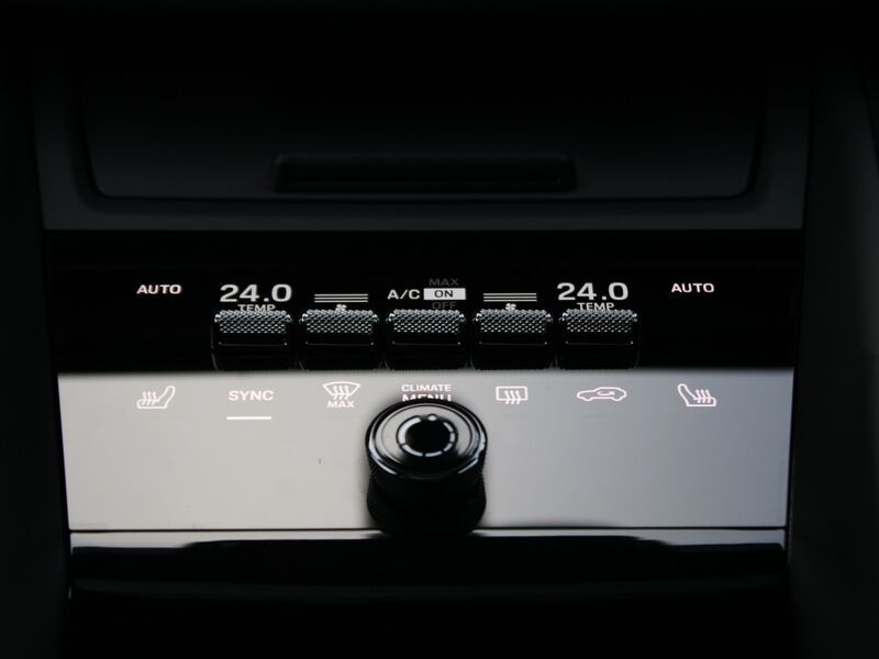 More views of Porsche Macan