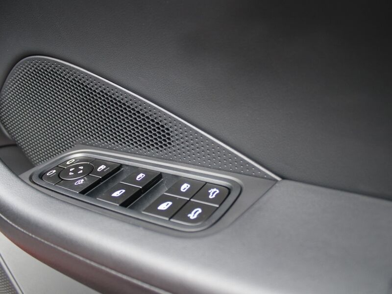 More views of Porsche Macan