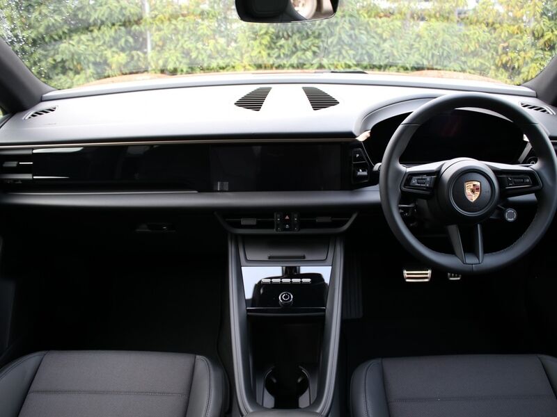 More views of Porsche Macan