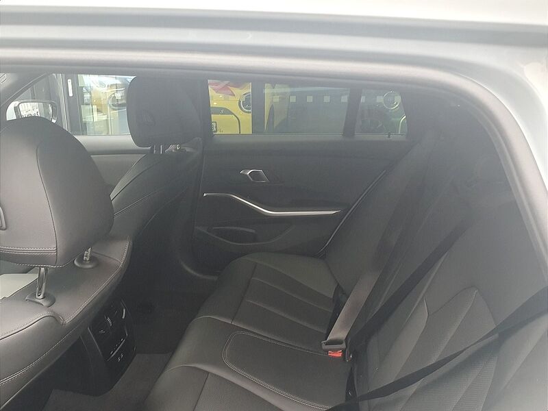 More views of BMW 3-Series