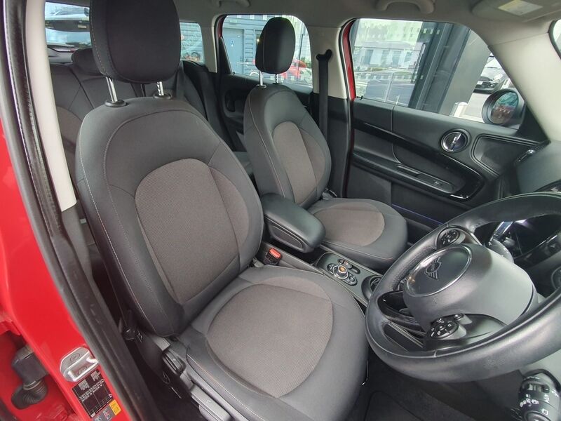 More views of Mini Countryman