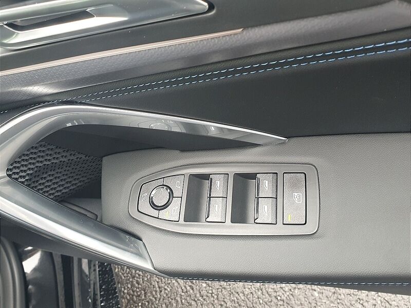 More views of BMW iX2