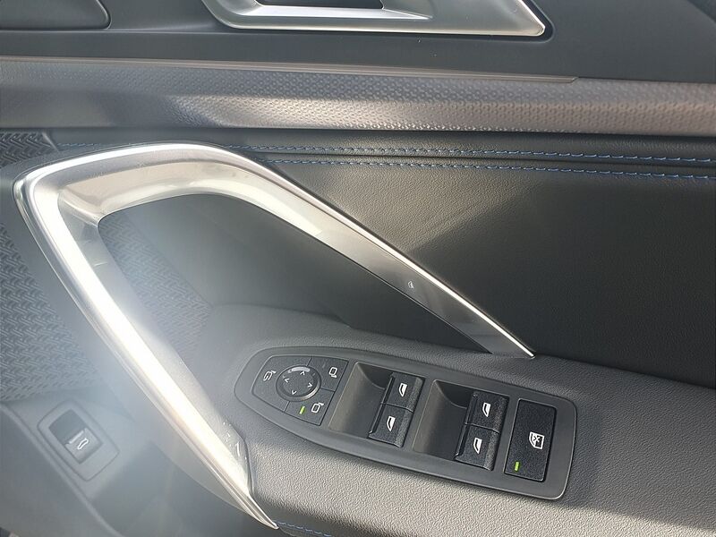 More views of BMW iX2