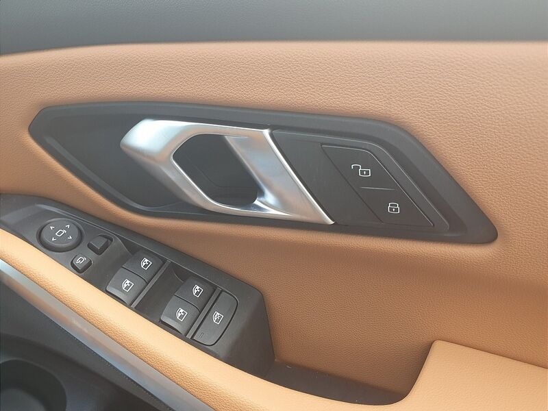 More views of BMW 3-Series