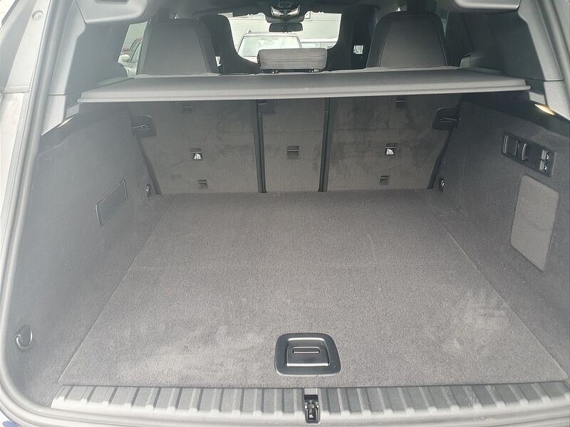 More views of BMW iX