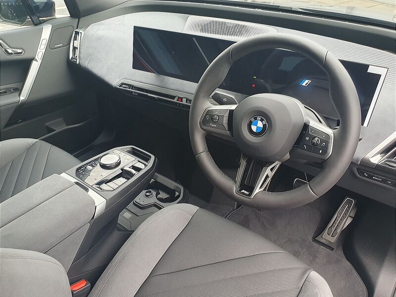 More views of BMW iX