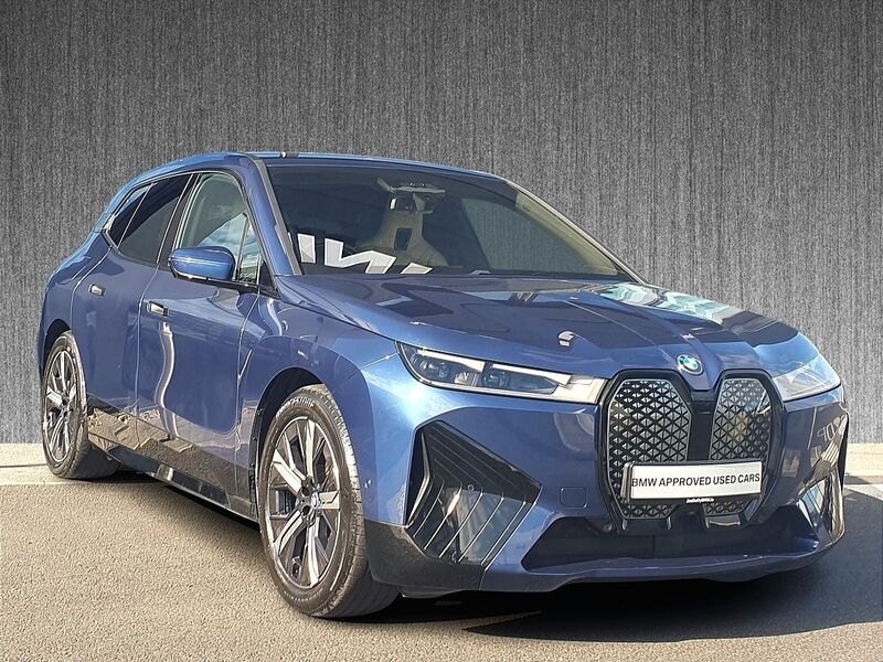 More views of BMW iX