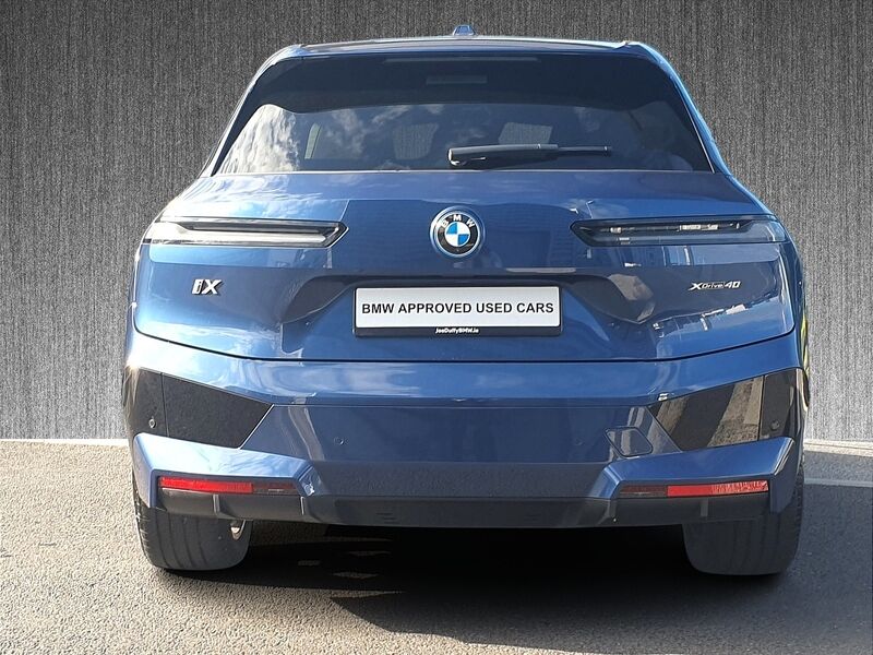 More views of BMW iX