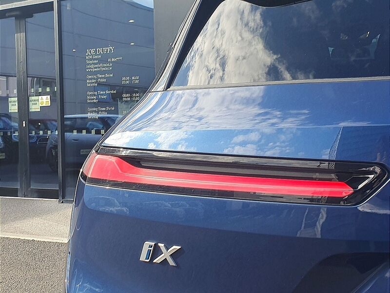 More views of BMW iX