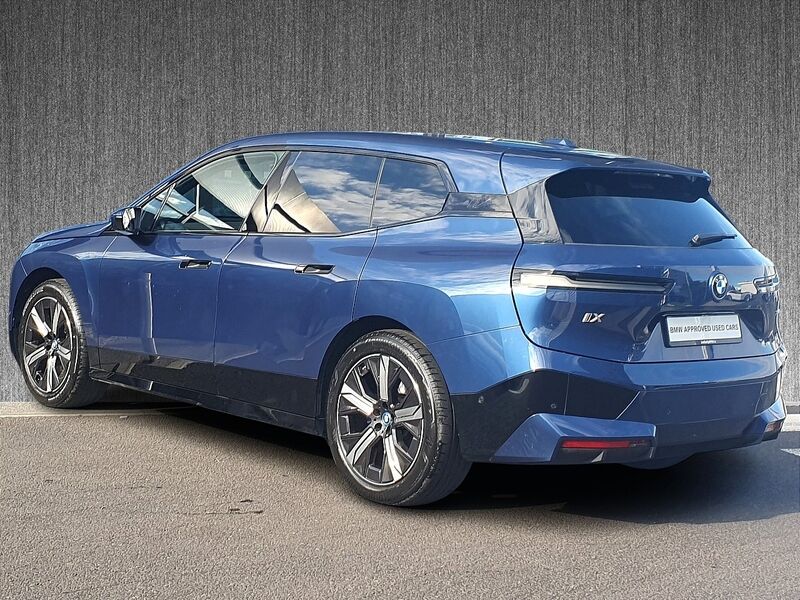 More views of BMW iX