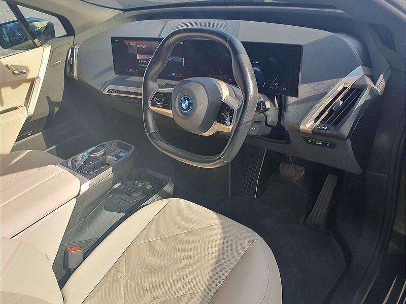 More views of BMW iX