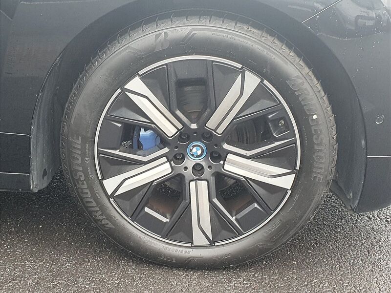 More views of BMW iX