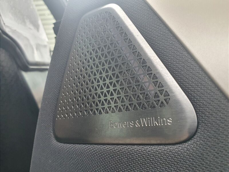 More views of BMW iX