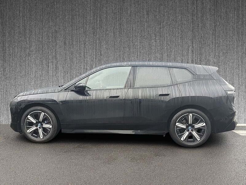 More views of BMW iX