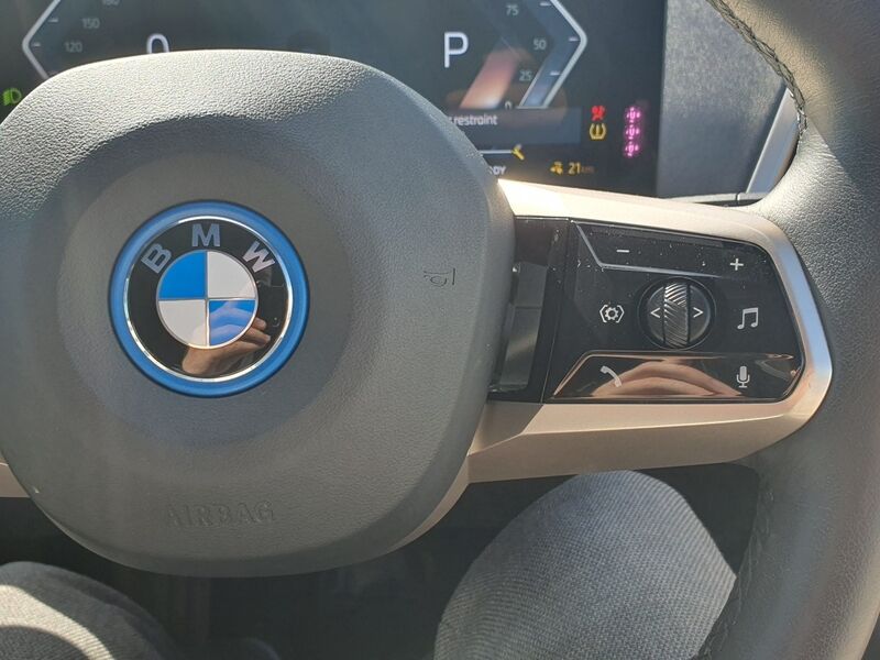 More views of BMW iX