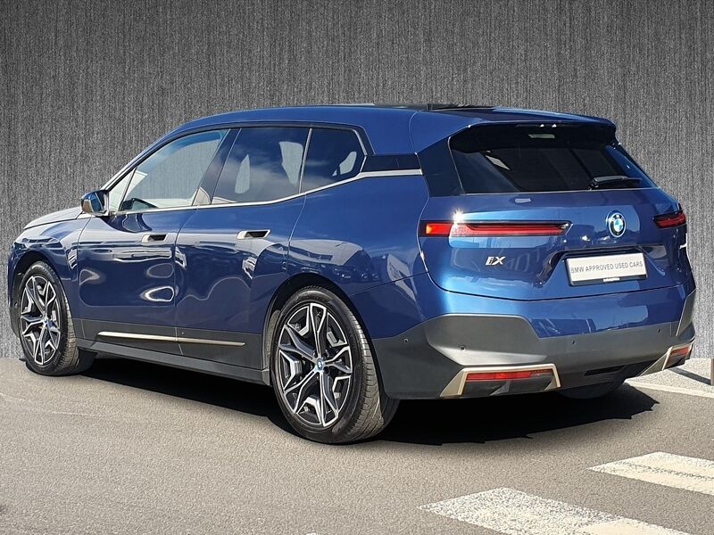 More views of BMW iX