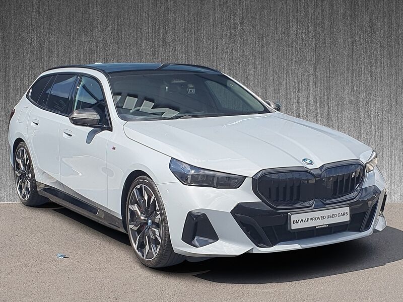 More views of BMW i5