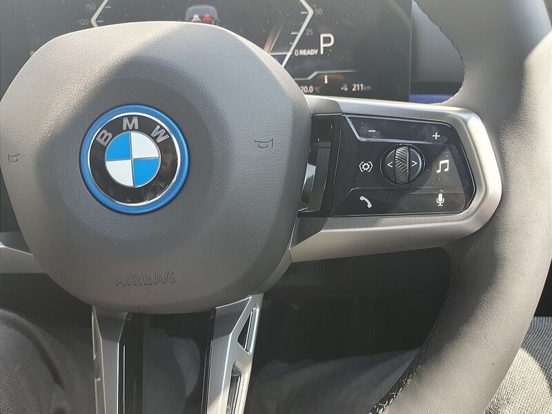 More views of BMW i5