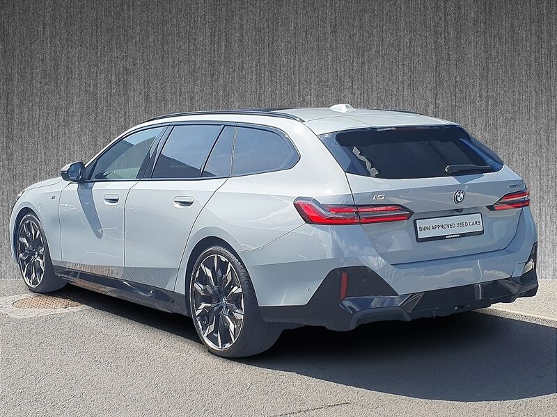 More views of BMW i5