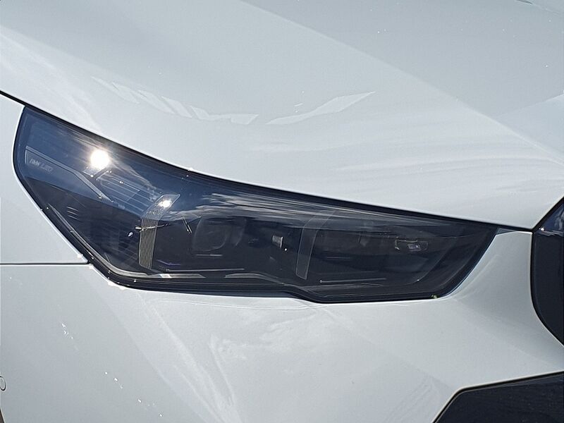 More views of BMW i5