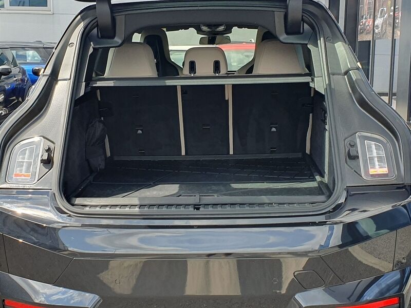 More views of BMW iX