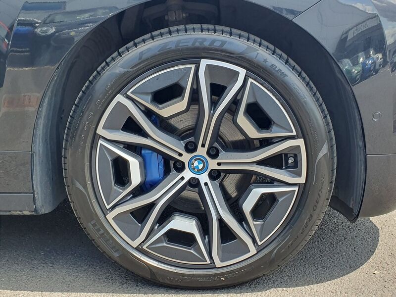 More views of BMW iX