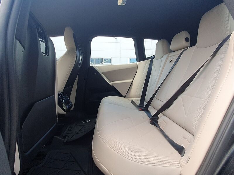 More views of BMW iX