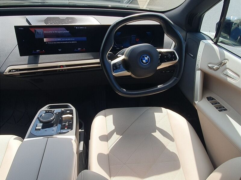More views of BMW iX