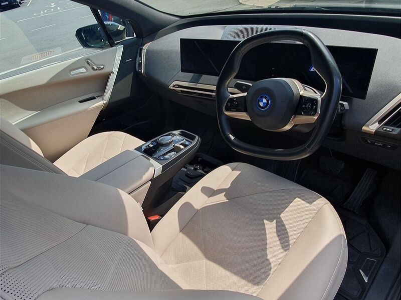 More views of BMW iX