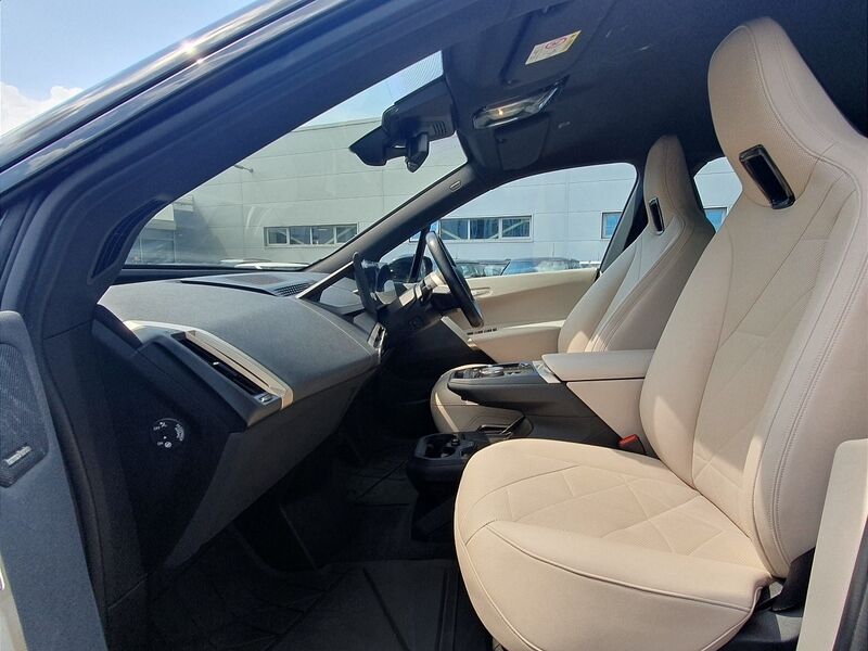 More views of BMW iX