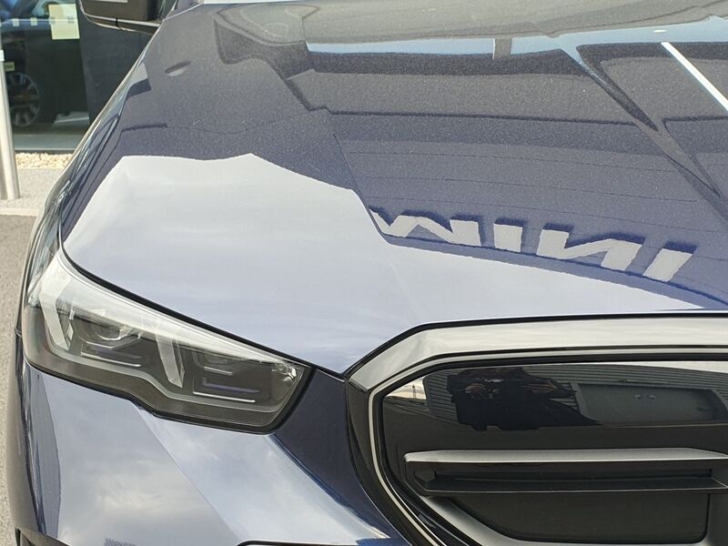 More views of BMW i5