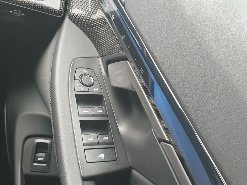 More views of BMW i5