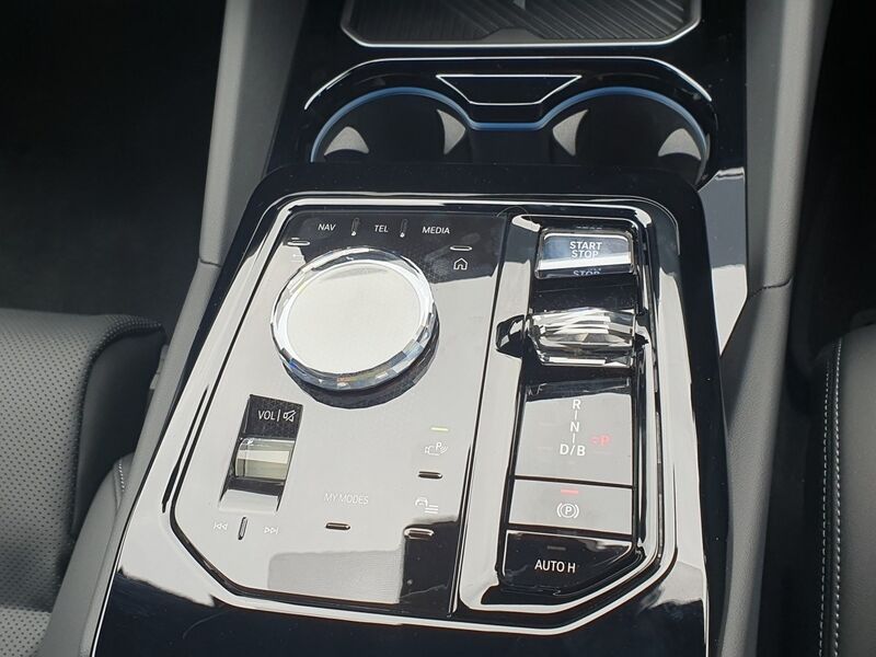 More views of BMW i5