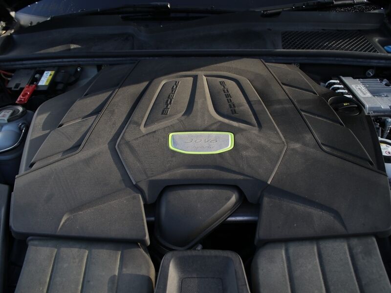 More views of Porsche Cayenne