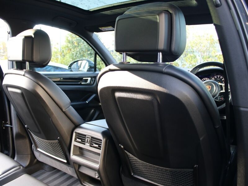 More views of Porsche Cayenne