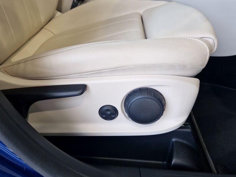 More views of Mercedes-Benz GLA