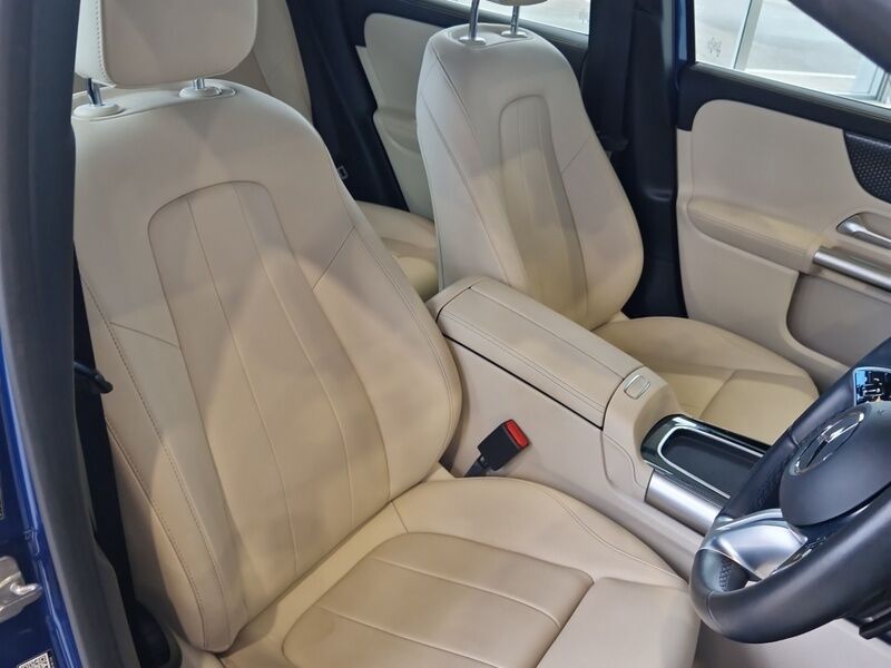 More views of Mercedes-Benz GLA