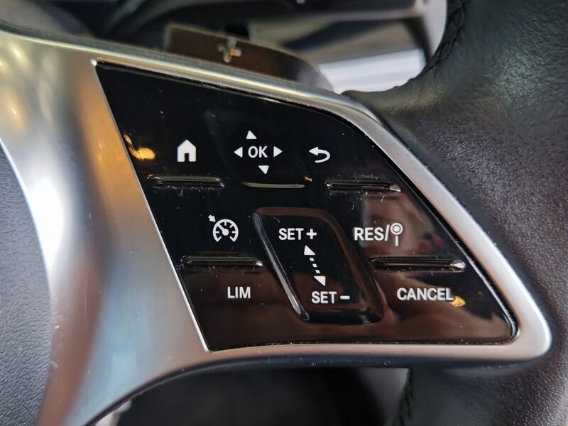 More views of Mercedes-Benz GLA