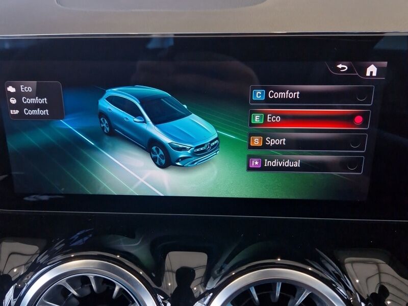 More views of Mercedes-Benz GLA