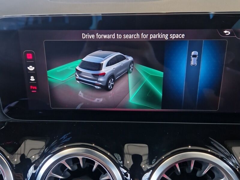 More views of Mercedes-Benz GLA