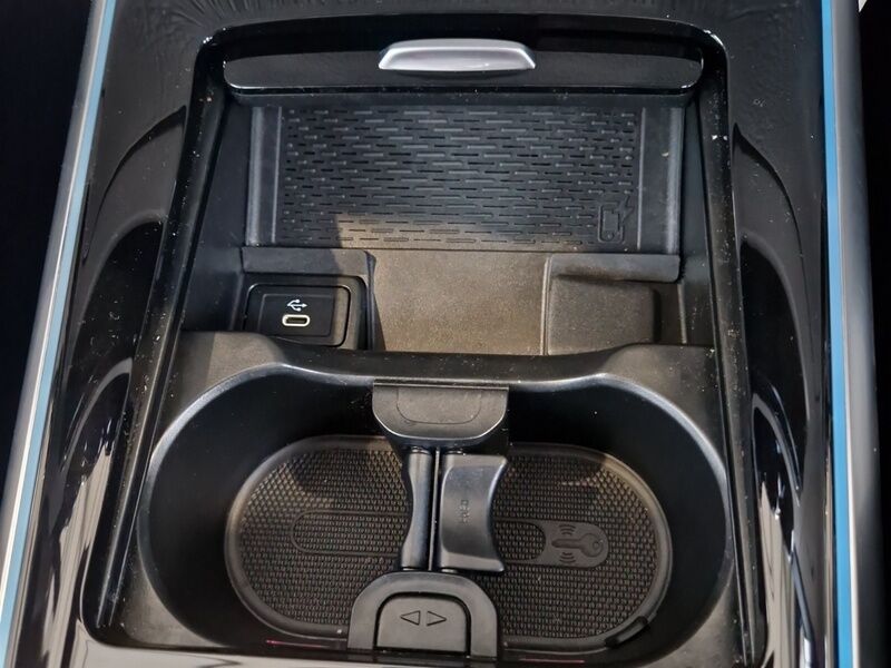 More views of Mercedes-Benz GLA