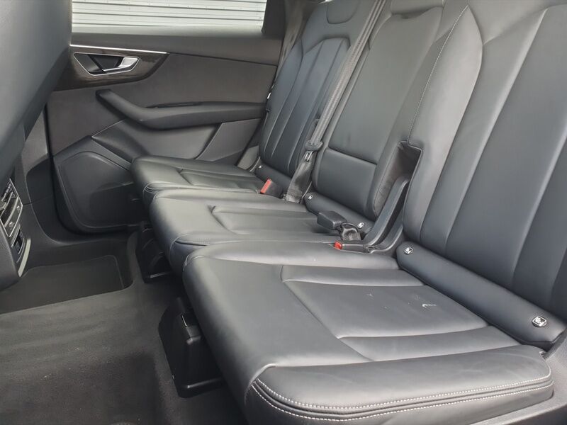 More views of Audi Q7