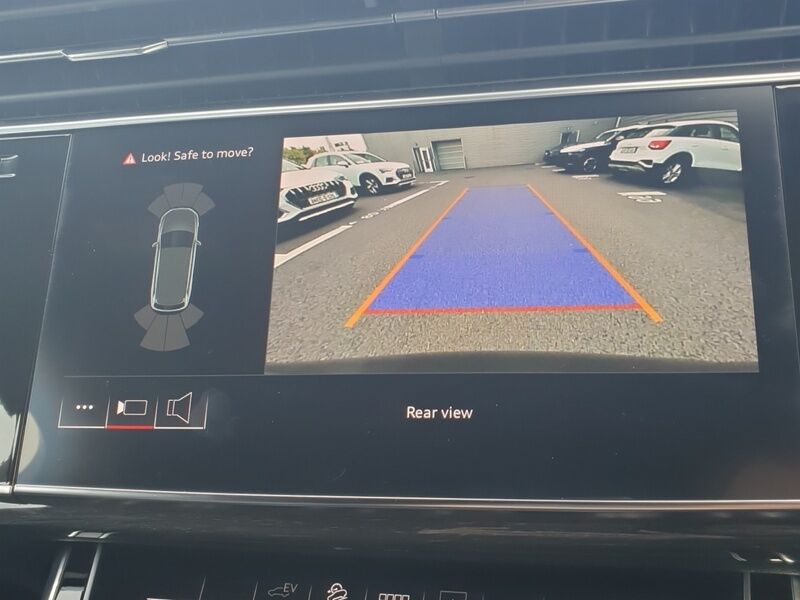 More views of Audi Q7