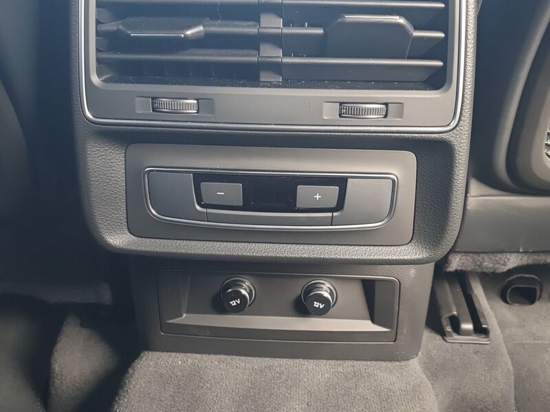 More views of Audi Q7