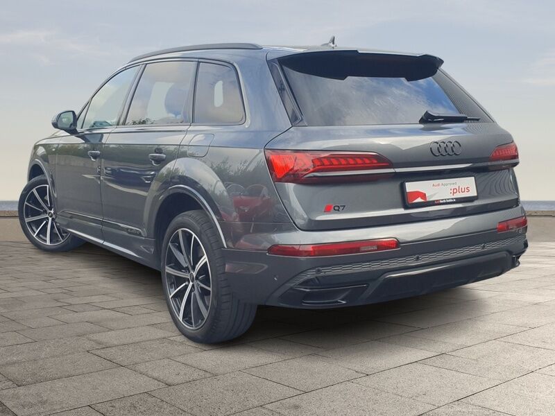 More views of Audi Q7