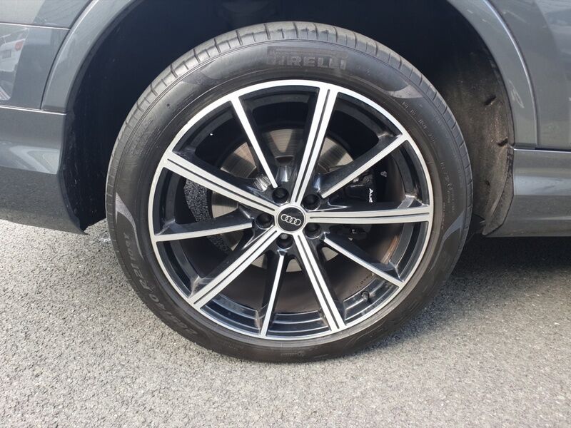 More views of Audi Q7